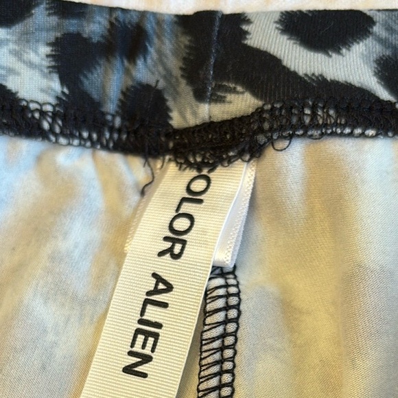 NEW! Leopard Print Women’s Bike Shorts Size X-LARGE Gray Black - Picture 3 of 8